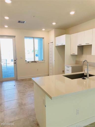 Main picture of 6420 NW 102nd Path