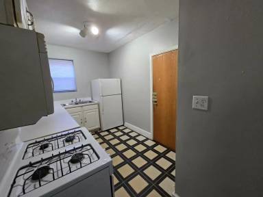 Main picture of 806 State St