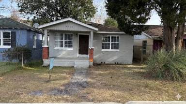 Main picture of 2100 Patch St