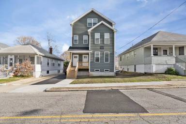 Main picture of 126 Ruggles St