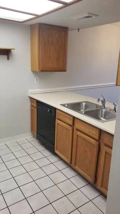 Main picture of 124 W Rockrimmon Blvd