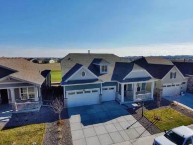 Main picture of 15648 Valentia St