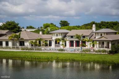 Main picture of 4900 S University Dr