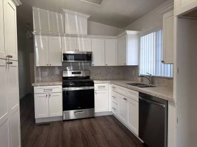 Main picture of 24716 Kansas St