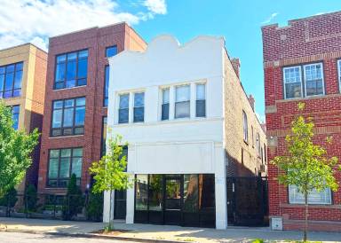 Main picture of 3649 W Montrose Ave