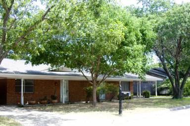 Main picture of 1383 N Lillian St