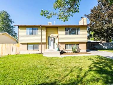 Main picture of 3663 W Cub Dr