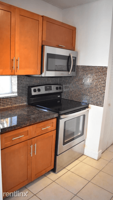 Main picture of 365 SW 86th Ave