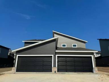 Main picture of 2605 SW Lofoten St