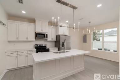 Main picture of 5406 N Crown Pt