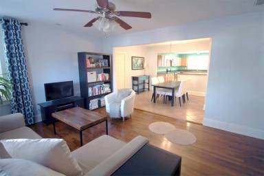 Main picture of 407 N Shore Rd
