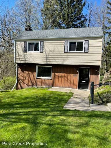 Main picture of 44 Oakwood Ave