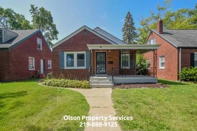 Main picture of 4854 Jefferson St