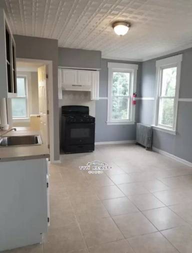 Main picture of 183 Summer Ave