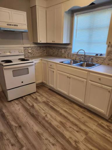 Main picture of 5440 Grafton St