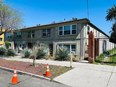 Main picture of 1433 Miramar St