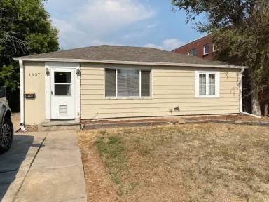 Main picture of 1681 Hanover St