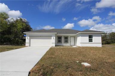 Main picture of 102 Tench Dr