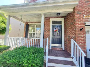 Main picture of 19 Cornell Dr