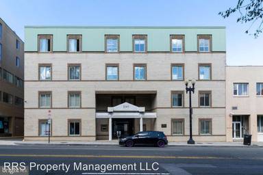 Main picture of 2141 Wisconsin Ave NW