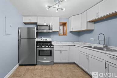 Main picture of 2624 W Adams St