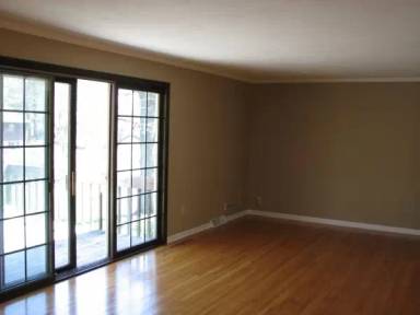 Main picture of 204 E Briarwood Ln
