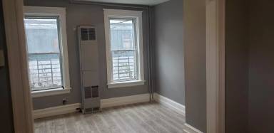 Main picture of 220 Main St