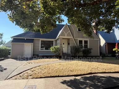 Main picture of 1435 18th St NE