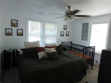 Main picture of 605 Maple St