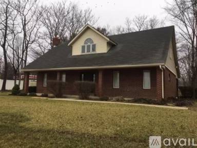 Main picture of 1540 W Bloomfield Rd