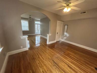 Main picture of 4921 Magnolia Ave