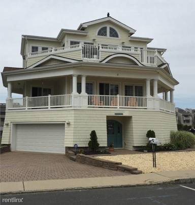 Main picture of 2 Tradewinds Ln