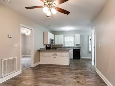 Main picture of 505 Lamont St