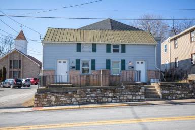 Main picture of 218 S West St