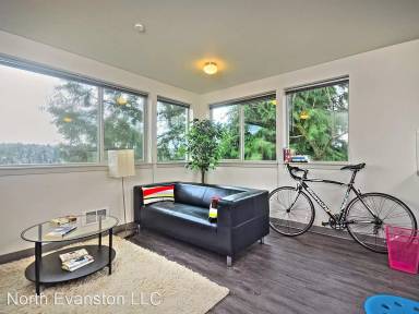 Main picture of 3835 Evanston Ave N