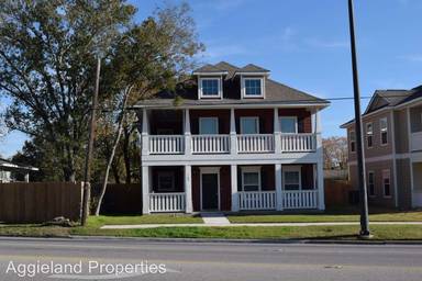 Main picture of 705 Wellborn Rd