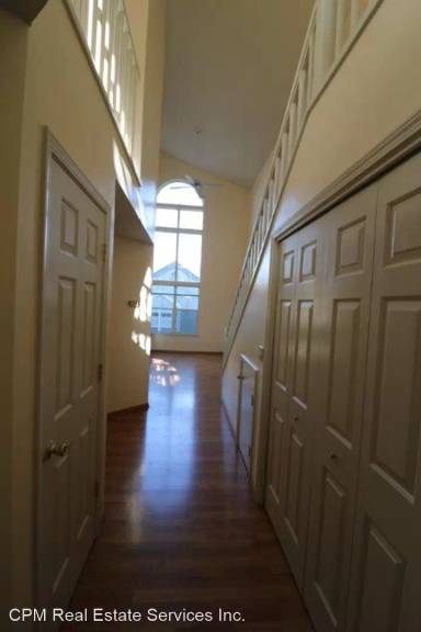 Main picture of 464 Lori Ln