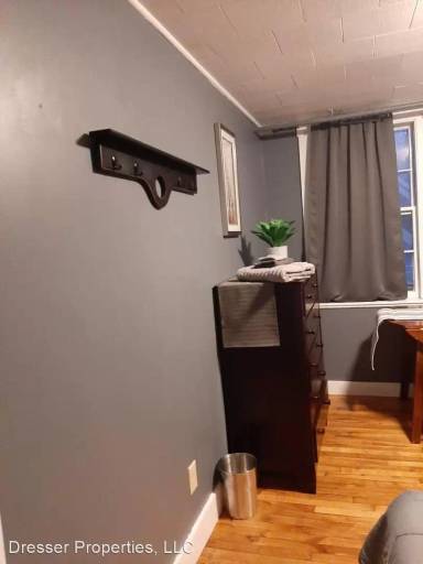 Main picture of 143 Broadway