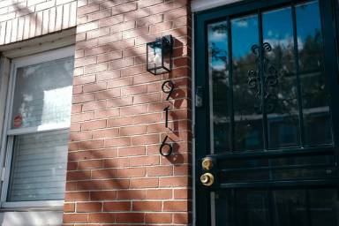 Main picture of 916 W Lombard St