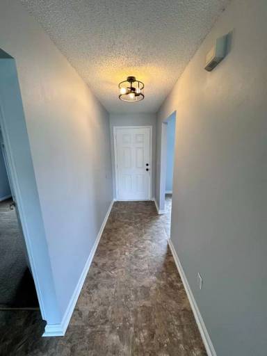 Main picture of 18 Roxbury Ln