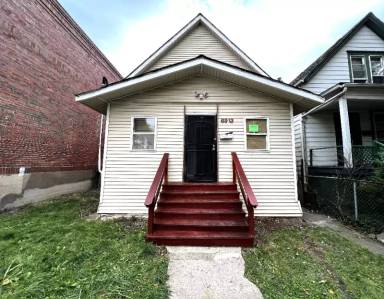 Main picture of 6913 S Throop St