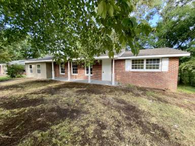 Main picture of 69 E Lakeside Dr