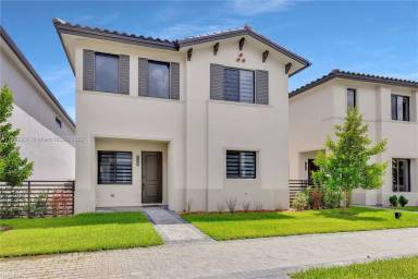 Main picture of 4440 NW 80th Ct