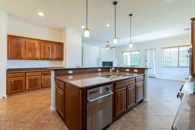 Main picture of 734 W Juniper Ln