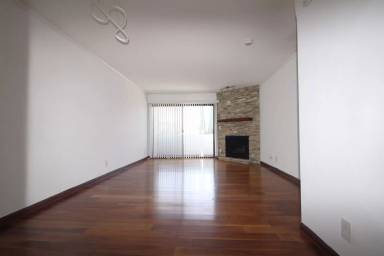 Main picture of 4844 Riverton Ave