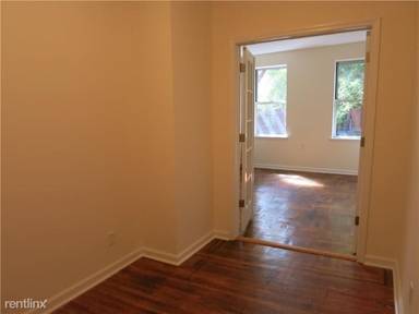 Main picture of 433 E 9th St