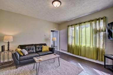 Main picture of 1015 Olive St
