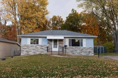 Main picture of 72 Country Life Dr