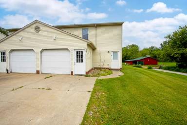 Main picture of 219 Coulter St