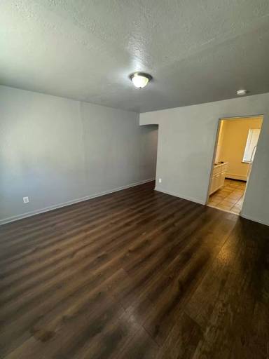 Main picture of 1467 Joliet St